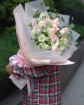 七朵台灣粉玫瑰-溫馨情人節